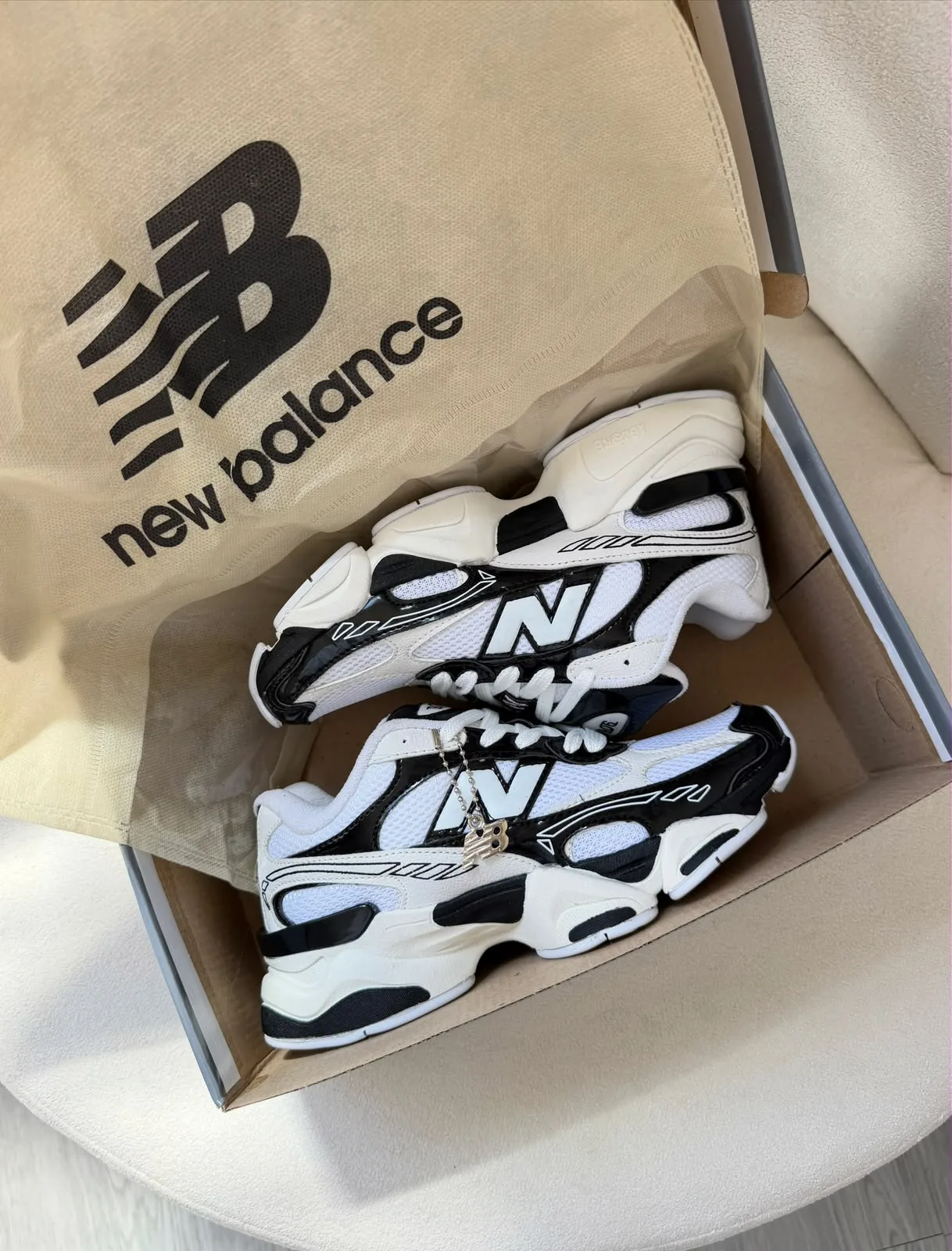 New Balance 9060 R
